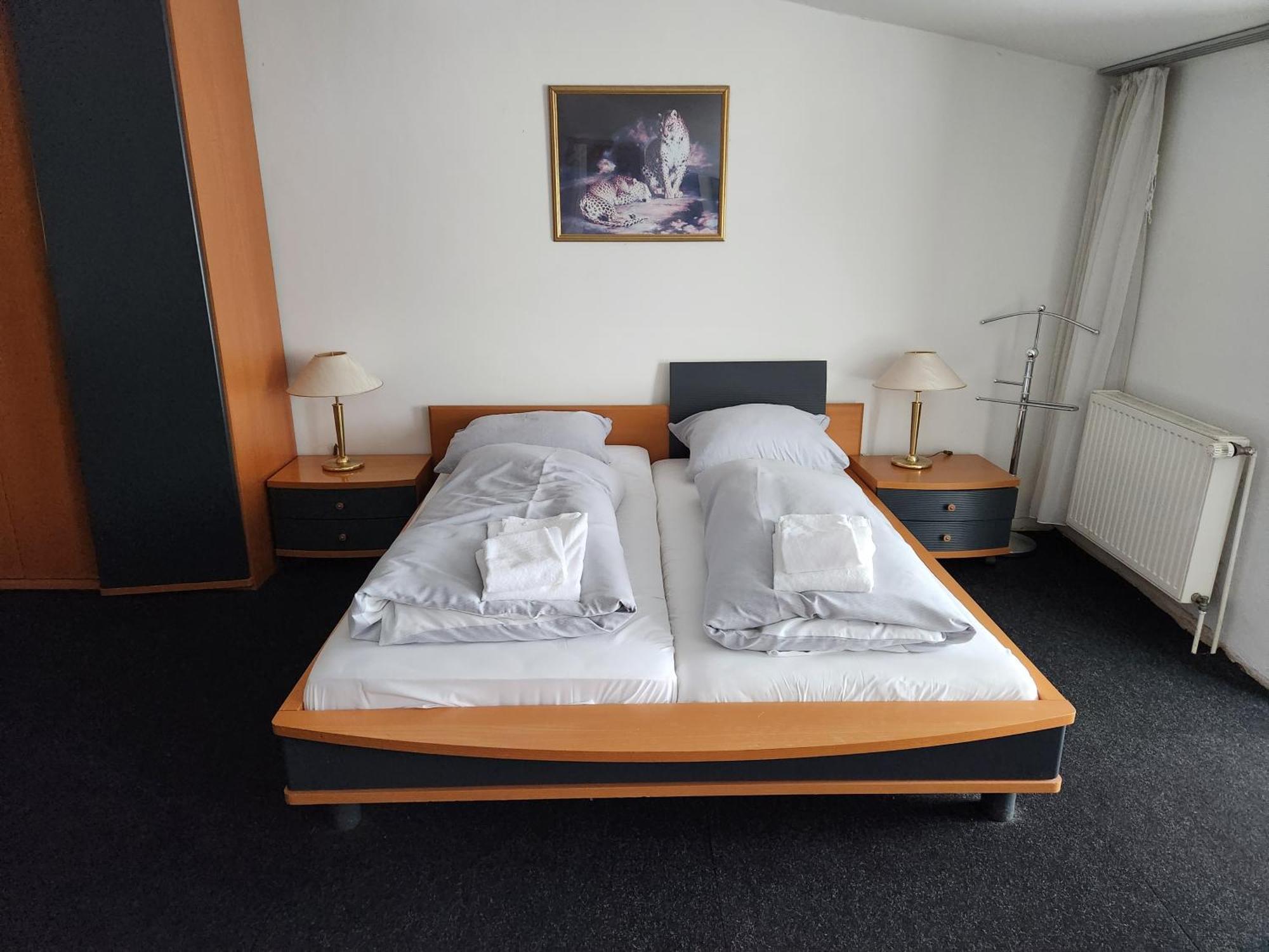 Hotel Heidekrug In Pinneberg Appen 外观 照片